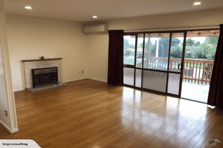 Photo of property in 20 Vodanovich Road, Te Atatu South, Auckland, 0610