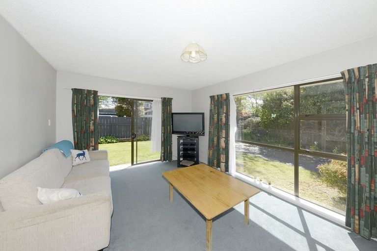 Photo of property in 1/48 Jeffreys Road, Fendalton, Christchurch, 8052