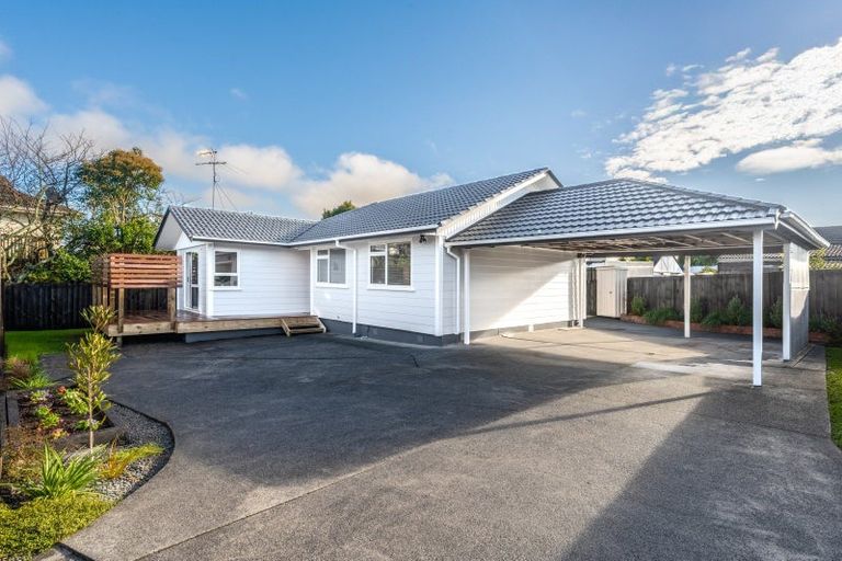 Photo of property in 10a Tomintoul Place, Highland Park, Auckland, 2010