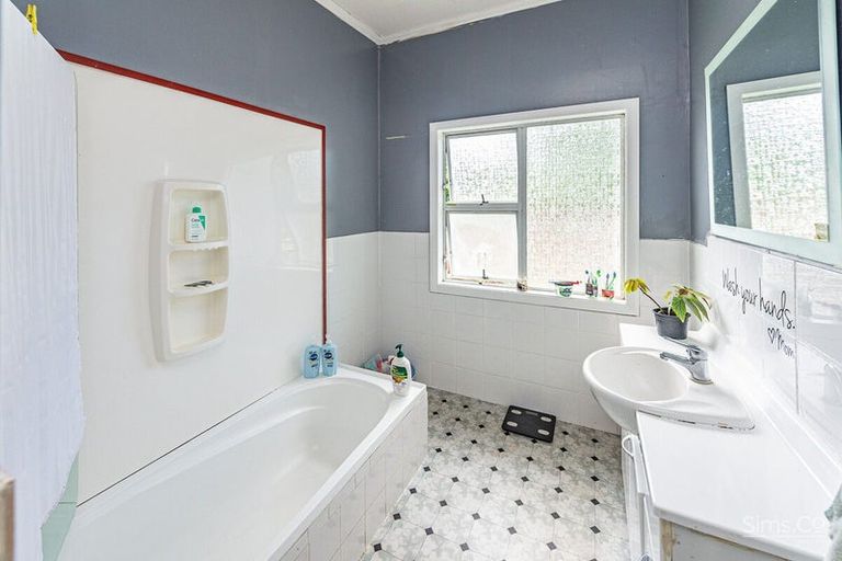 Photo of property in 34 Polson Street, Castlecliff, Whanganui, 4501