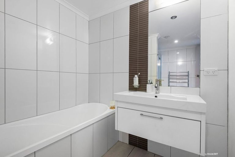 Photo of property in Bellagio Apartments, 7e/39 Taranaki Street, Te Aro, Wellington, 6011