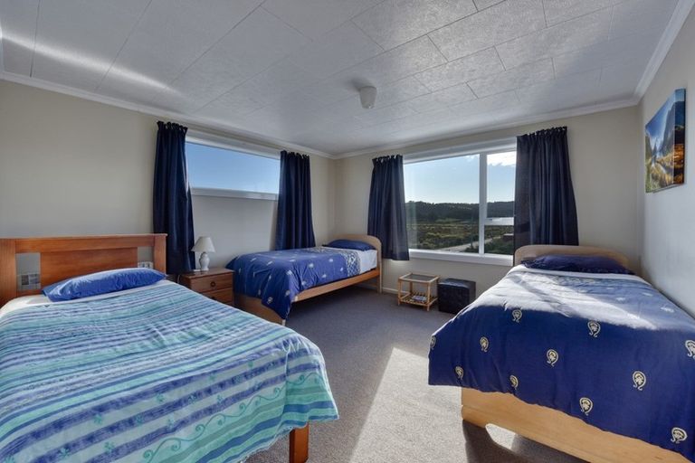 Photo of property in 529 Waikawa-curio Bay Road, Curio Bay, Tokanui, 9884