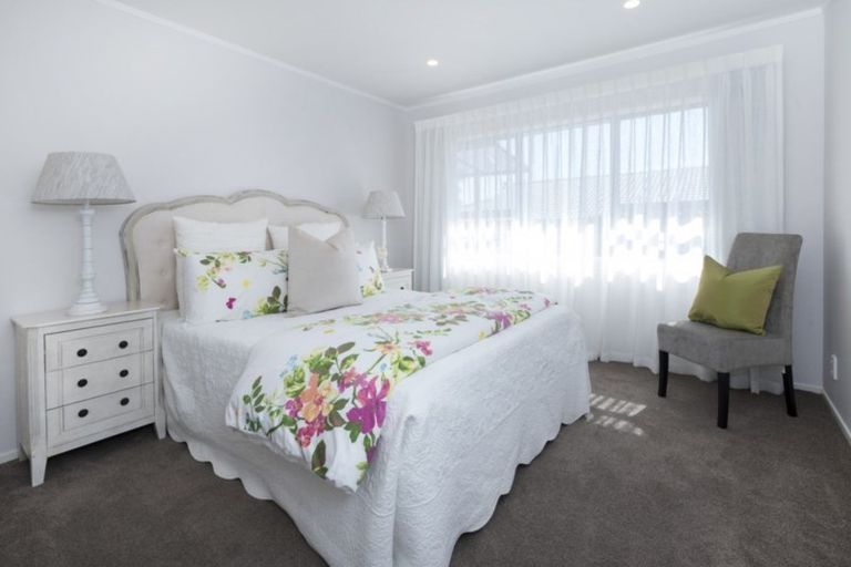 Photo of property in 2/123 Prince Regent Drive, Half Moon Bay, Auckland, 2012