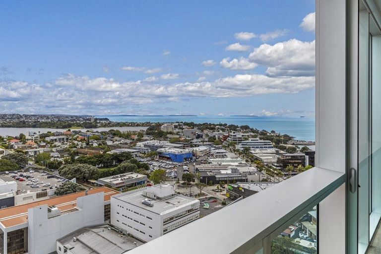 Photo of property in Sentinel Apartments, 1605/3 Northcroft Street, Takapuna, Auckland, 0622