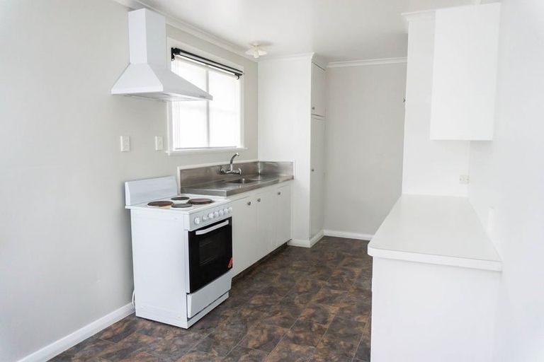 Photo of property in 36 Crewe Crescent, Hokowhitu, Palmerston North, 4410