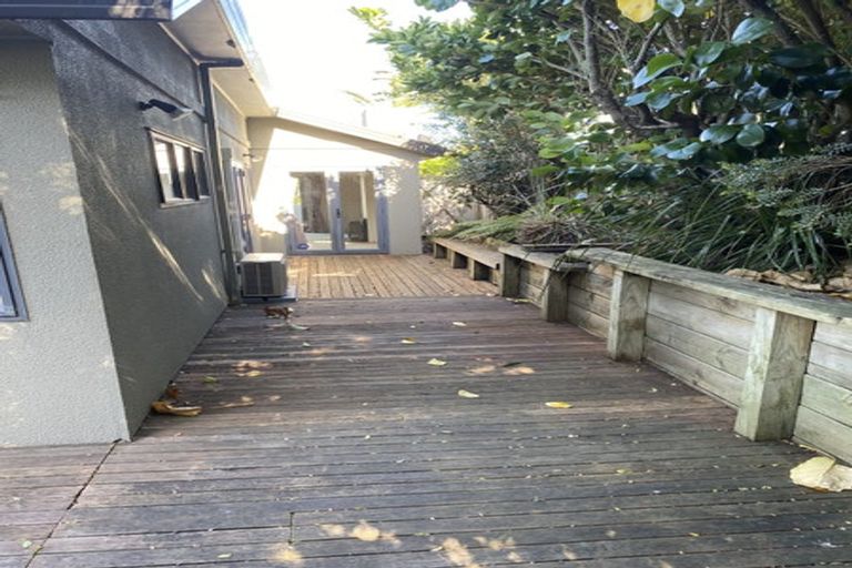 Photo of property in 2/18 Teal Crescent, Beach Haven, Auckland, 0626