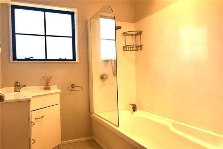 Photo of property in 1/14 View Road, Papakura, 2110