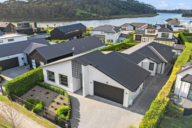 Photo of property in 78 Riverhead Point Drive, Riverhead, 0820