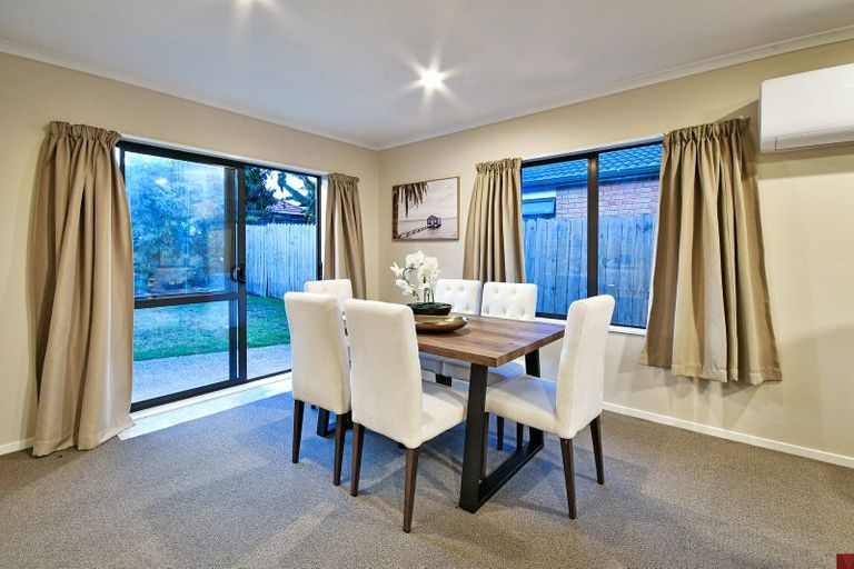 Photo of property in 28 Nicholas Gibbons Drive, Clendon Park, Auckland, 2103