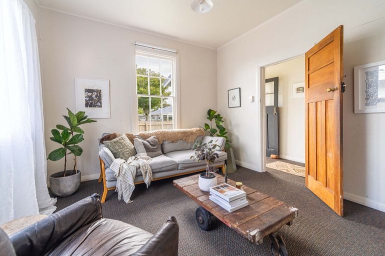 Photo of property in 2 Fairs Road, Milson, Palmerston North, 4414