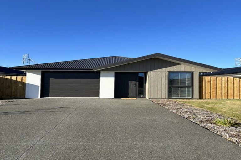 Photo of property in 8 Fairhall Street, Rolleston, 7615
