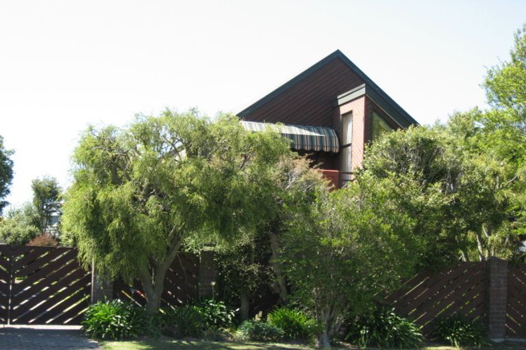 Photo of property in 87 Hawthornden Road, Avonhead, Christchurch, 8042