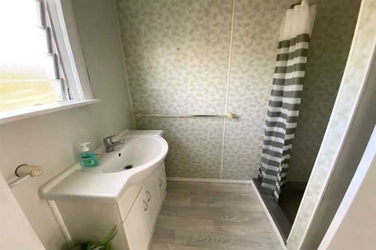 Photo of property in 16 Lanark Street, Balclutha, 9230