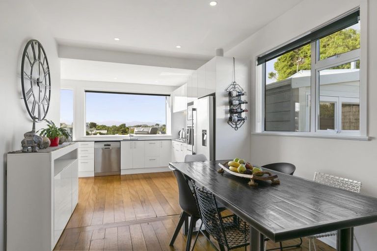 Photo of property in 1/15a Box Hill, Khandallah, Wellington, 6035