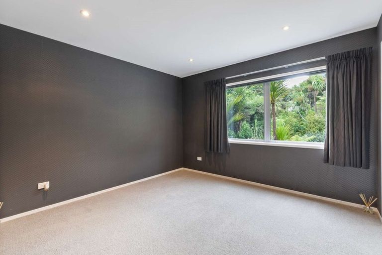 Photo of property in 1020b Scenic Drive North, Swanson, Auckland, 0816