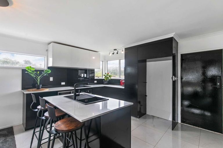 Photo of property in 6 Keryn Place, Opaheke, Papakura, 2113