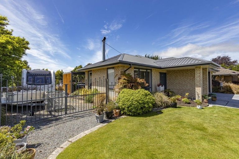 Photo of property in 18 Parkinson Place, Woodend, 7610