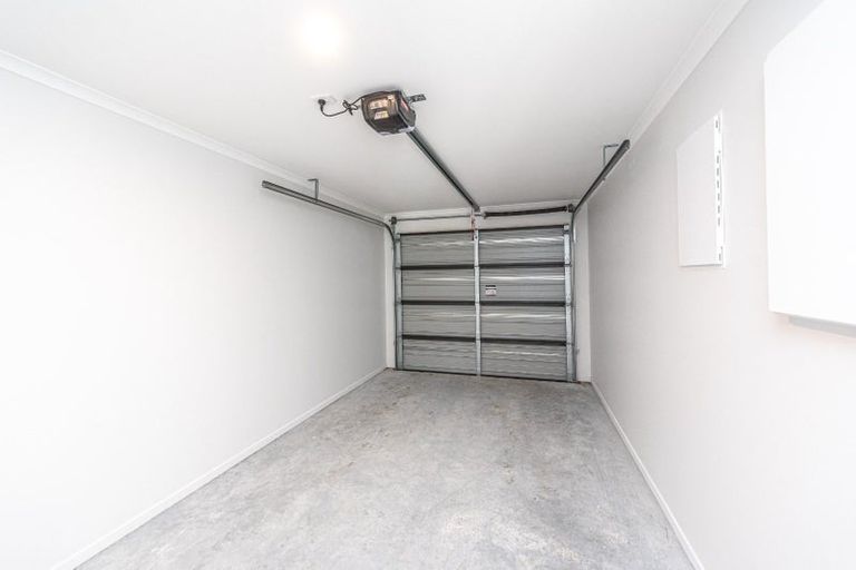 Photo of property in 6 Cross Street, Castlecliff, Whanganui, 4501