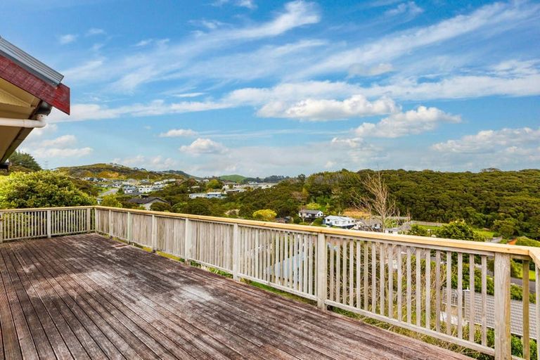 Photo of property in 92 Navigation Drive, Whitby, Porirua, 5024