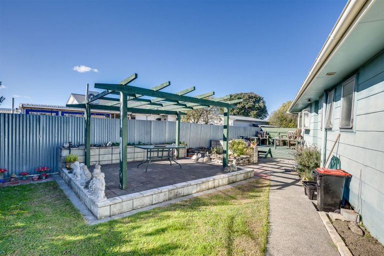 Photo of property in 68 Tait Drive, Greenmeadows, Napier, 4112