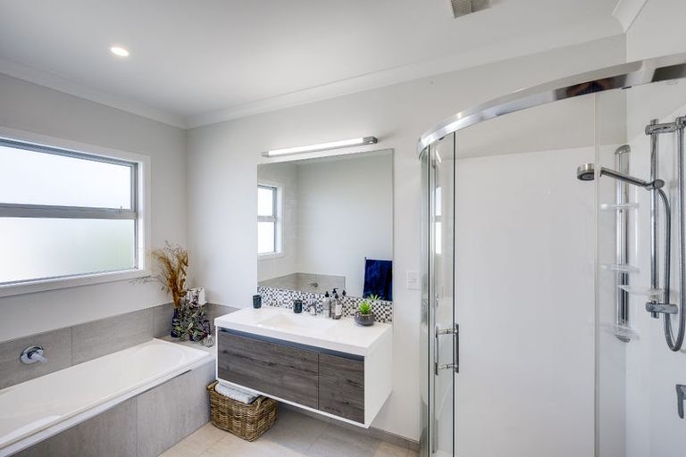 Photo of property in 22 Pukaki Place, Poraiti, Napier, 4112