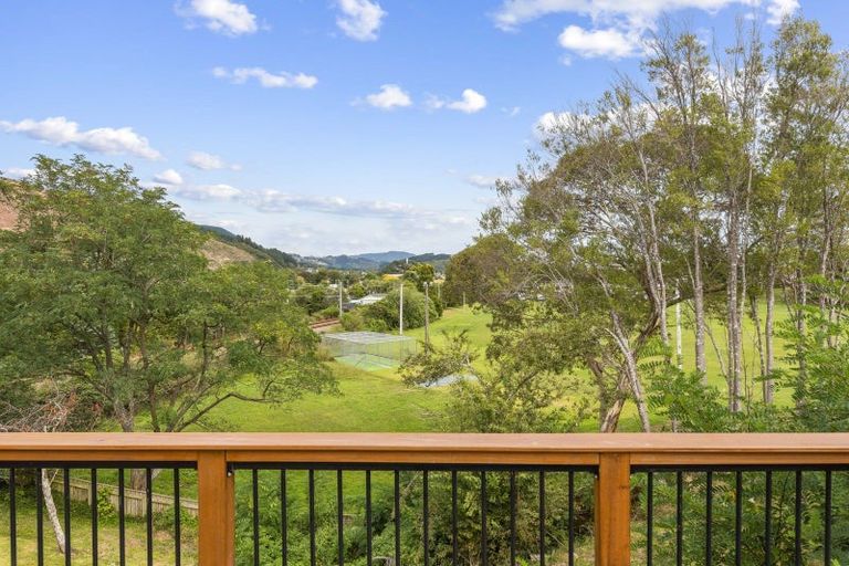 Photo of property in 56 Aorangi Road, Paraparaumu, 5032