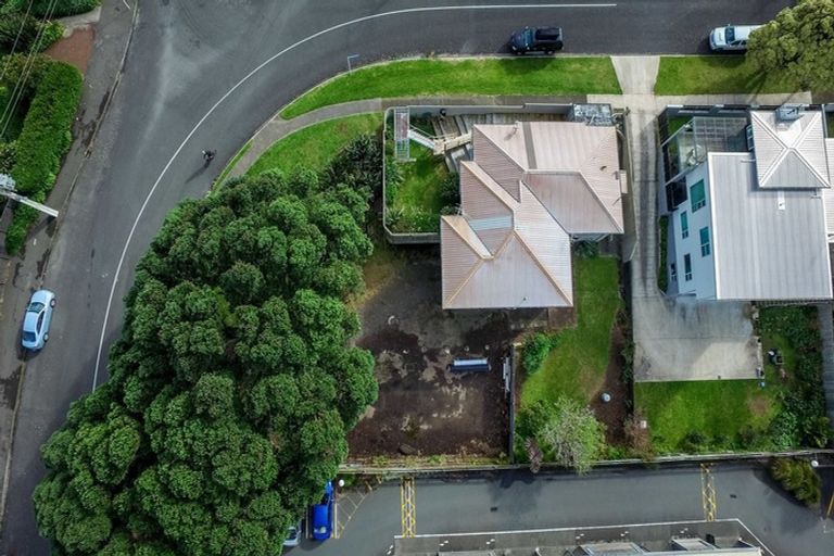 Photo of property in 4 Mclean Street, Strandon, New Plymouth, 4312