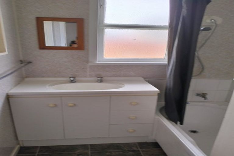 Photo of property in 12 Hurley Place, Awapuni, Palmerston North, 4412