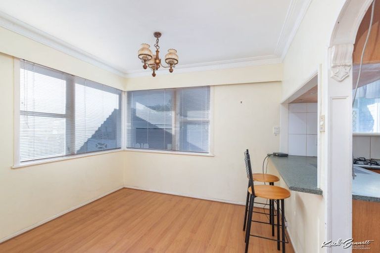 Photo of property in 51 Holyoake Crescent, Avalon, Lower Hutt, 5011