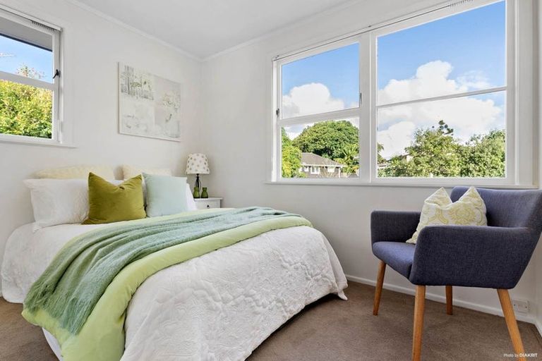 Photo of property in 53 Eskdale Road, Birkdale, Auckland, 0626