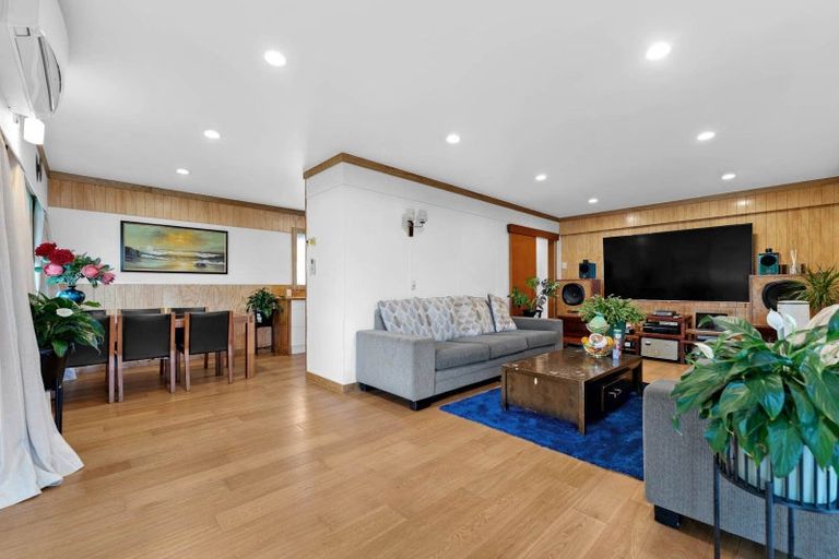 Photo of property in 22 Lawrence Crescent, Hillpark, Auckland, 2102