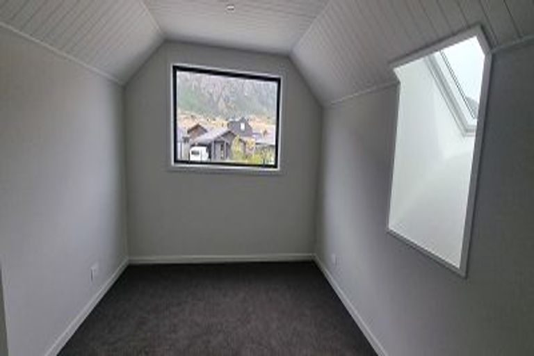 Photo of property in 52 Howden Drive, Jacks Point, 9371