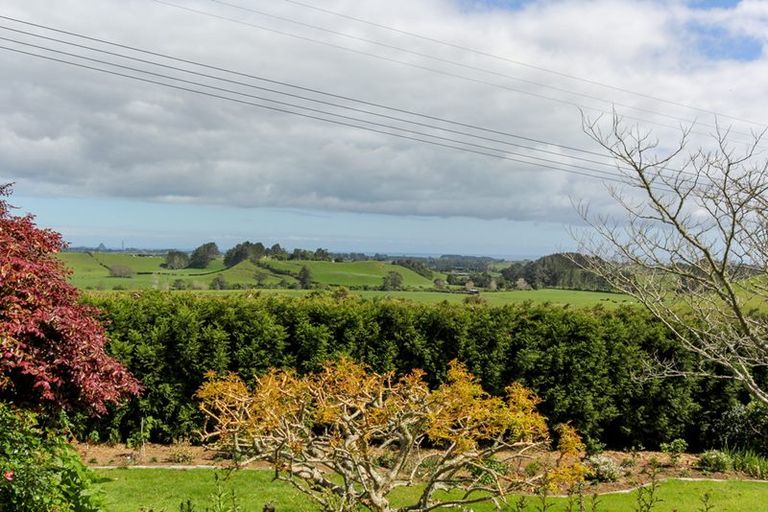 Photo of property in 333 Upland Road, Tarurutangi, New Plymouth, 4372