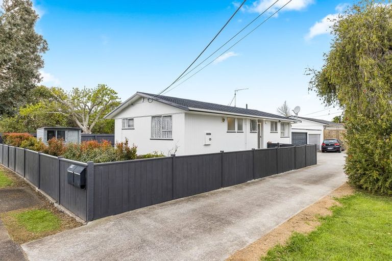 Photo of property in 1/18 Matipo Road, Te Atatu Peninsula, Auckland, 0610