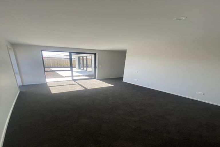 Photo of property in 19 Gemstone Place, Rolleston, 7615