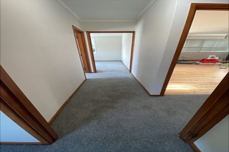 Photo of property in 50 Gossamer Drive, Pakuranga Heights, Auckland, 2010