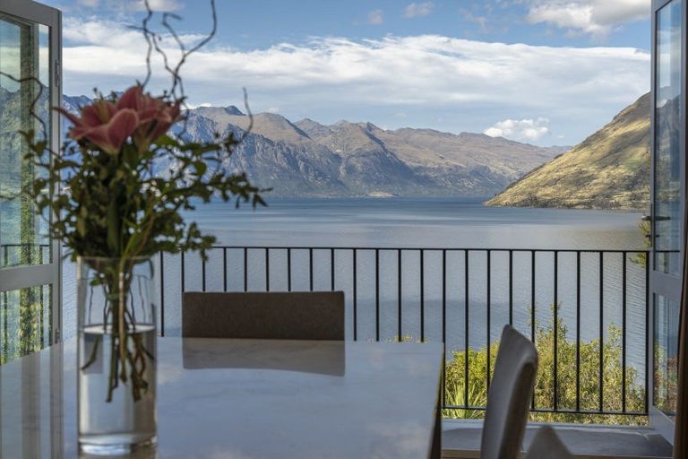 Photo of property in 6 Matau Place, Fernhill, Queenstown, 9300