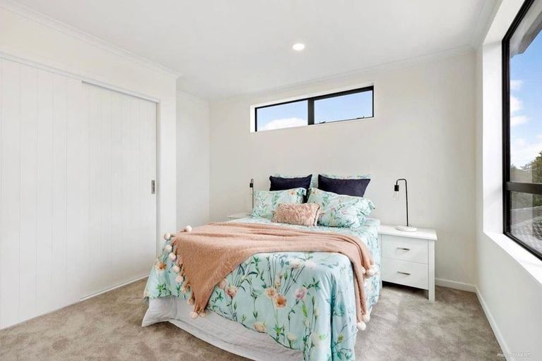 Photo of property in 24a Styca Place, Sunnyvale, Auckland, 0612