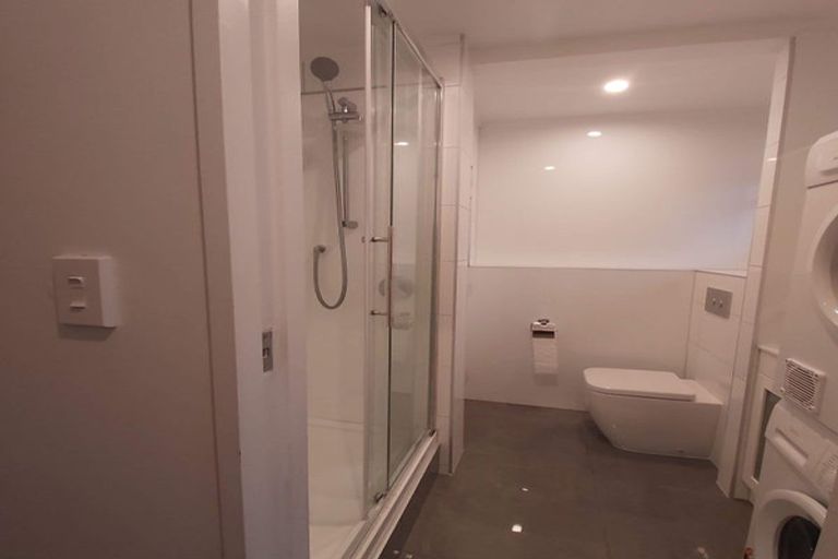 Photo of property in 2/249 Muritai Road, Eastbourne, Lower Hutt, 5013