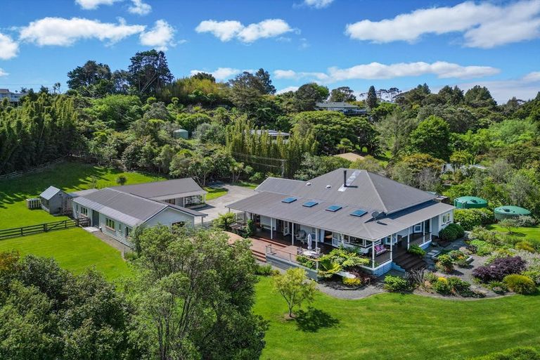 Photo of property in 278a Forest Hill Road, Waiatarua, Auckland, 0612