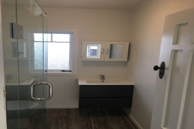 Photo of property in 845 Beach Road, Browns Bay, Auckland, 0630