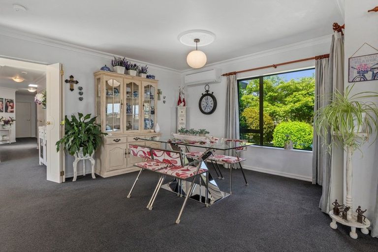 Photo of property in 70 Oteki Park Drive, Welcome Bay, Tauranga, 3112