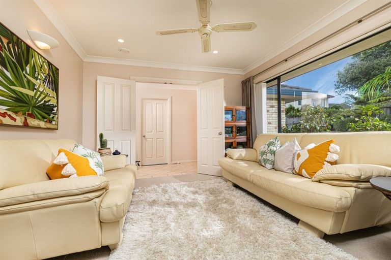 Photo of property in 8 Chadlington Avenue, Henderson, Auckland, 0612