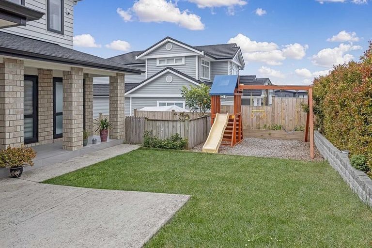 Photo of property in 13 Spyglass Street, Red Beach, 0932