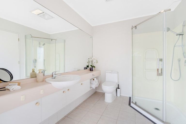 Photo of property in 9 Kentia Way, Somerville, Auckland, 2014