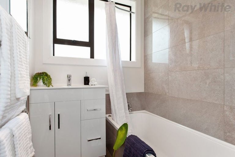 Photo of property in 3 Grosvenor Street, Redwood, Christchurch, 8051