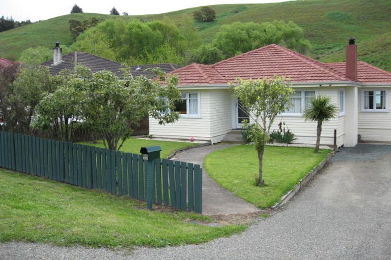 Photo of property in 92 Emano Street, Toi Toi, Nelson, 7010