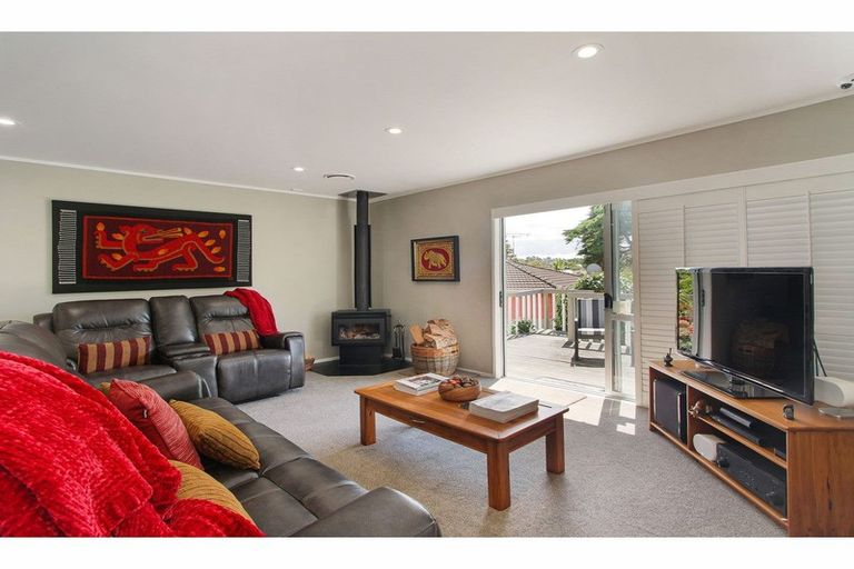 Photo of property in 7 Taynith Place, Glenfield, Auckland, 0629