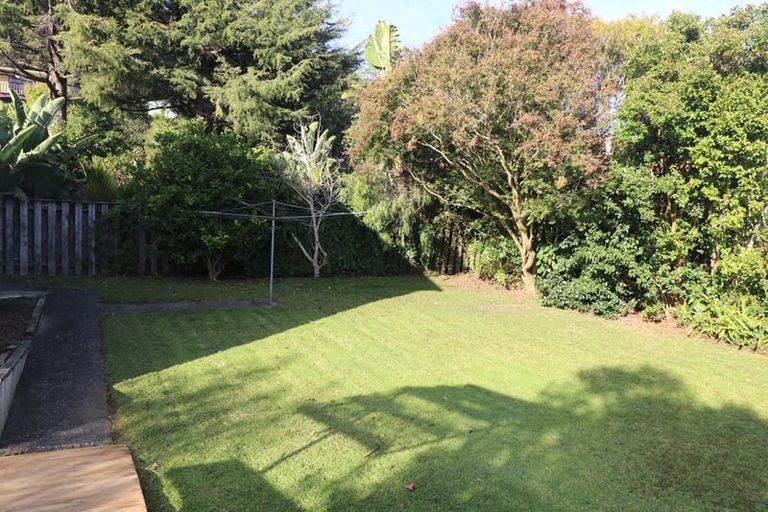 Photo of property in 1 Cromwell Place, Pukekohe, 2120