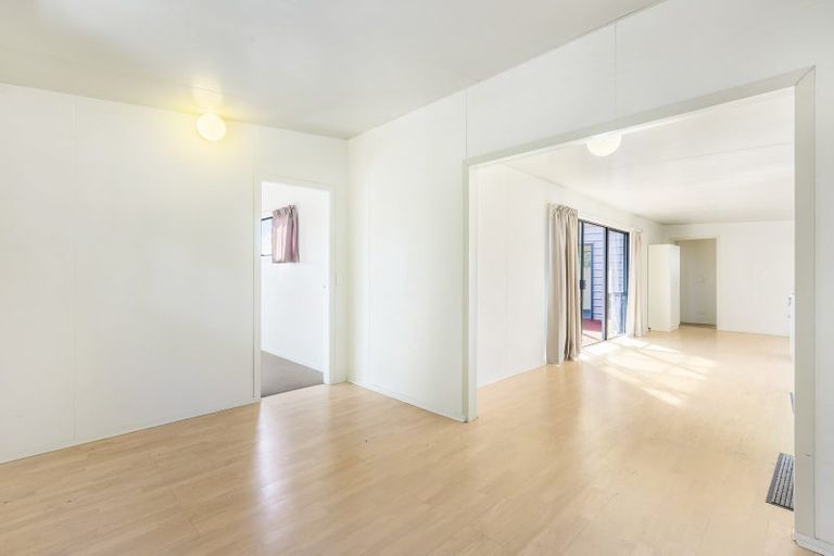 Photo of property in 98 Hanham Road, Kumeu, 0891